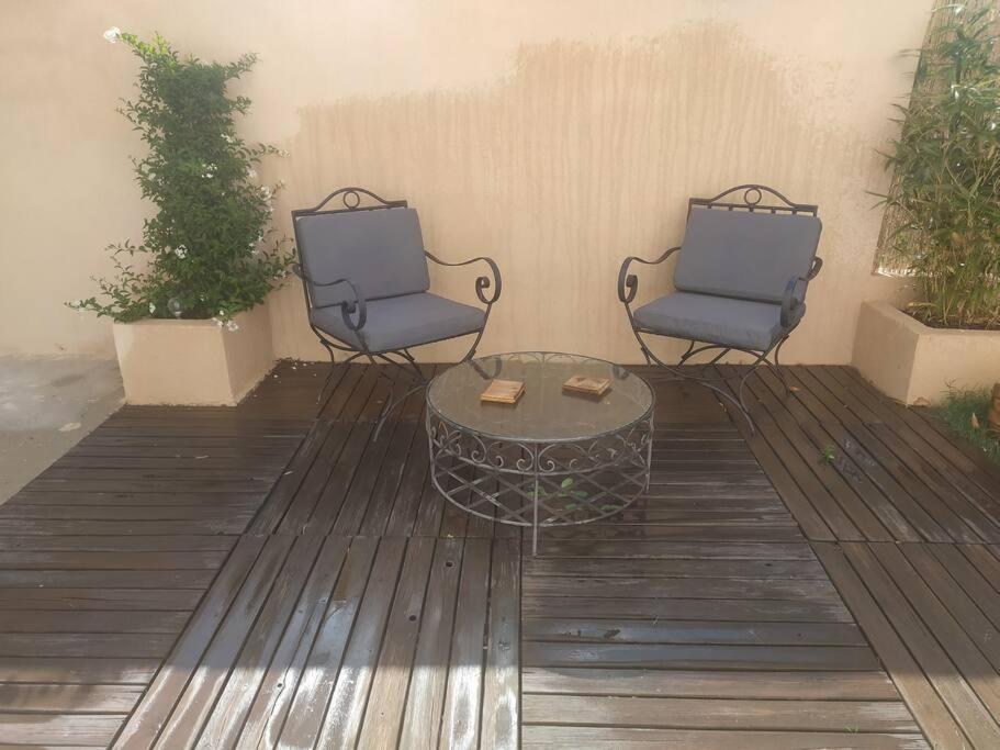 Le Petit Pied A Terre Du Luberon Apartment Merindol Exterior photo